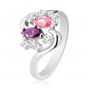 Šperky eshop -  Prsteň striebornej farby so zvlnenými ramenami, farebné a číre zirkóny R26.15 - Veľkosť: 52 mm
