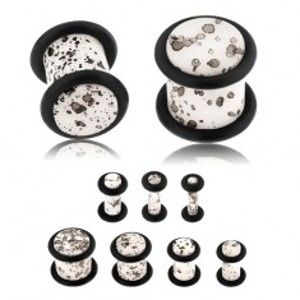 Šperky eshop - Akrylový plug do ucha, povrch bielej farby s čiernymi fliačikmi, čierne gumičky S44.31 - Hrúbka: 4 mm