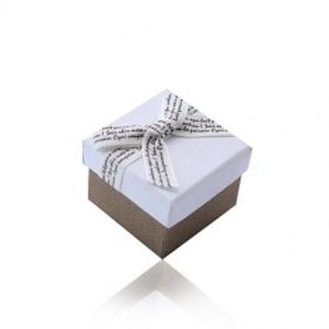 Šperky eshop - Bielo-hnedá darčeková krabička na prsteň alebo náušnice - krémová mašlička s hnedým písmom Y17.02