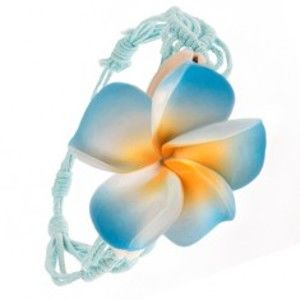 Šperky eshop - Bledomodrý pletený náramok, vzor vĺn, modrý kvet, lastúry S54.24