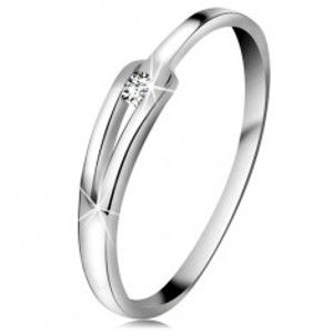 Šperky eshop - Briliantový prsteň z bieleho 14K zlata - ligotavý číry diamant, úzke rozdelené ramená BT180.33/39/502.97/99 - Veľkosť: 60 mm