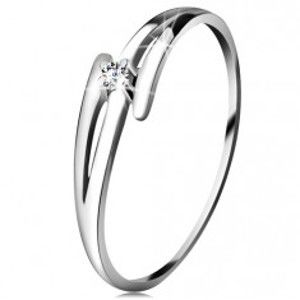 Šperky eshop - Briliantový prsteň z bieleho 14K zlata - rozdelené zvlnené ramená, číry diamant BT181.23/29/503.23/27 - Veľkosť: 51 mm