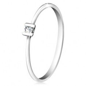 Šperky eshop - Briliantový prsteň z bieleho zlata 585 - trblietavý číry diamant uchytený paličkami BT502.36/42 - Veľkosť: 54 mm