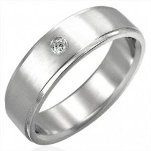 Šperky eshop - Brúsený oceľový prsteň so zirkónovým očkom D5.16 - Veľkosť: 54 mm