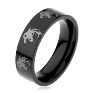 Čierny oceľový prsteň, potlač vlkov striebornej farby, 6 mm - Veľkosť: 58 mm