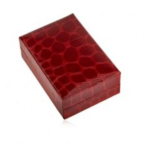 Šperky eshop - Darčeková krabička na náušnice, krokodílí vzor, tmavočervený odtieň U24.1