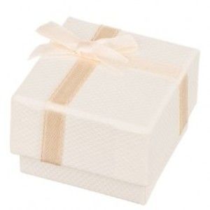 Darčeková krabička na prsteň v béžovej farbe s mašľou