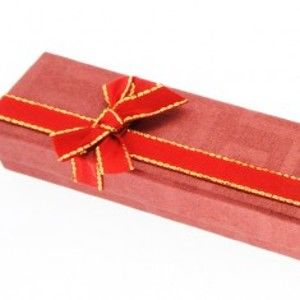 Darčeková krabička na retiazku - červená, dvojfarebná mašľa