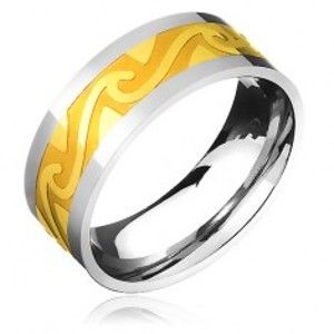 Šperky eshop - Dvojfarebná oceľová obrúčka - pás zlatej farby, motív búrlivých vĺn B8.03 - Veľkosť: 62 mm