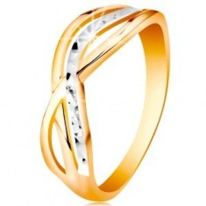 Šperky eshop - Dvojfarebný prsteň v 14K zlate - zvlnené a rozvetvené línie ramien, ryhy GG192.59/67 - Veľkosť: 54 mm