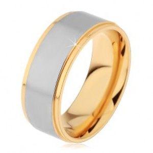 Šperky eshop - Dvojfarebný prsteň z chirurgickej ocele, vyvýšený matný pás striebornej farby, 8 mm H7.05 - Veľkosť: 62 mm