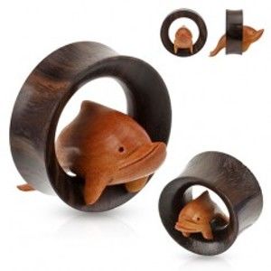 Šperky eshop - Hnedý drevený tunel do ucha, delfín skáčuci cez obruč S65.15 - Hrúbka: 25 mm