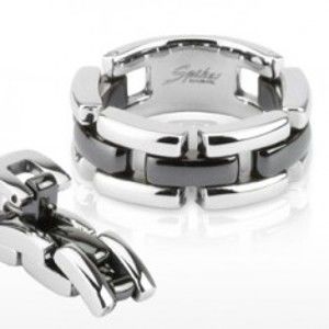 Šperky eshop - Kombinovaný prsteň čierno-striebornej farby, trojradový D9.15 - Veľkosť: 58 mm