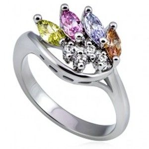 Šperky eshop - Kovový prsteň v striebornom prevedení, korunka z farebných a čírych zirkónov  L15.06 - Veľkosť: 58 mm