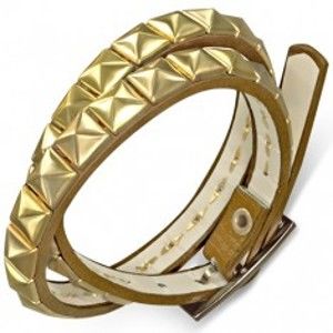 Šperky eshop - Koženkový náramok na dvojité ovitie, hnedý, pyramídky  AB21.08