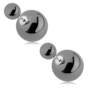 Šperky eshop - Lesklé obojstranné náušnice, väčšia a menšia gulička, sivá farba O1.15