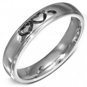 Šperky eshop - Lesklý oceľový prsteň - hladká obrúčka s dvoma spojenými srdciami BB5.6 - Veľkosť: 57 mm