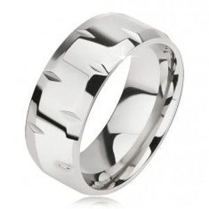 Šperky eshop - Lesklý oceľový prsteň, drobné zárezy, skosené okraje BB11.18 - Veľkosť: 62 mm