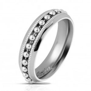 Šperky eshop - Lesklý oceľový prsteň striebornej farby, guličková retiazka, vrúbkované línie, 6 mm H7.10 - Veľkosť: 52 mm