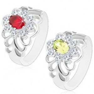 Šperky eshop - Lesklý prsteň s vyrezávanými ramenami, brúsený oválny zirkón s čírou obrubou V14.10 - Veľkosť: 52 mm, Farba: Svetlozelená
