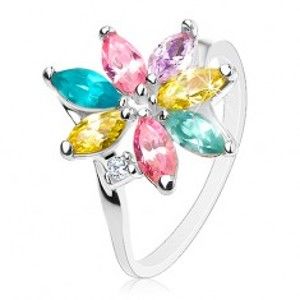 Šperky eshop - Lesklý prsteň so zahnutými ramenami, ligotavé farebné lupene, číry zirkónik AC11.09 - Veľkosť: 49 mm