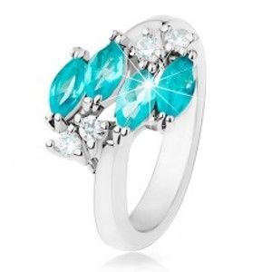 Šperky eshop - Lesklý prsteň striebornej farby, modré zirkónové zrnká, číre zirkóniky R41.7 - Veľkosť: 50 mm