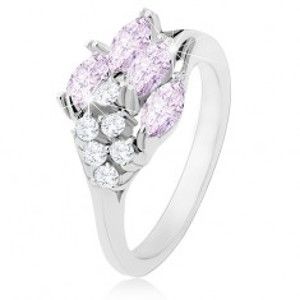 Šperky eshop - Lesklý prsteň striebornej farby, svetlofialové zrnká, okrúhle číre zirkóny R31.27 - Veľkosť: 52 mm