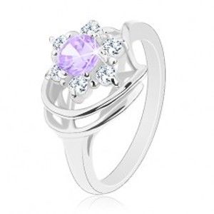 Šperky eshop - Lesklý prsteň v striebornom odtieni, svetlofialovo-číry zirkónový kvet, oblúčiky G04.13 - Veľkosť: 48 mm