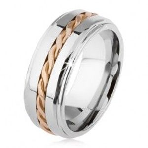 Šperky eshop - Lesklý tungstenový prsteň, strieborná farba, vyvýšená stredová časť, pletený vzor AB34.01 - Veľkosť: 54 mm