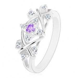 Šperky eshop - Ligotavý prsteň s rozdelenými ramenami, prekrížené línie, svetlofialový zirkón R44.6 - Veľkosť: 54 mm