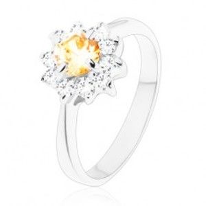 Šperky eshop - Ligotavý prsteň s úzkymi ramenami, okrúhly oranžový zirkón s čírymi lupeňmi V09.11 - Veľkosť: 51 mm