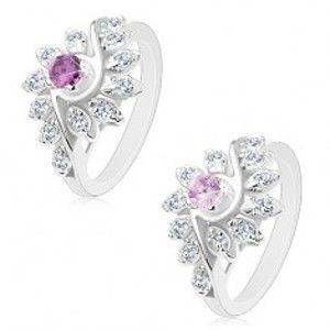 Šperky eshop - Ligotavý prsteň so zatočenými ramenami, brúsené okrúhle zirkóny, farebný stred M08.21 - Veľkosť: 49 mm, Farba: Svetlofialová