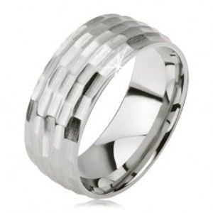 Šperky eshop - Matný prsteň z chirurgickej ocele - strieborná farba, vyhĺbený vzor malých oválov BB10.15 - Veľkosť: 62 mm