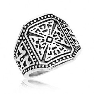 Šperky eshop - Mohutný prsteň striebornej farby, oceľ 316L, maltézsky kríž, zdobené ramená AB35.12 - Veľkosť: 65 mm