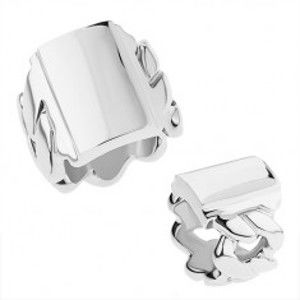 Šperky eshop - Mohutný prsteň z chirurgickej ocele s motívom reťaze, lesklý obdĺžnik Z33.1/2 - Veľkosť: 55 mm