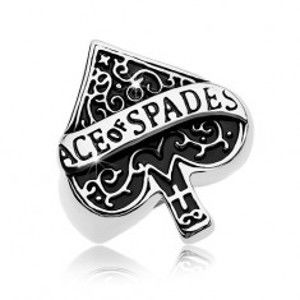 Šperky eshop - Mohutný prsteň z ocele 316L, patinovaný symbol pikového esa, nápis AB35.16/17 - Veľkosť: 63 mm