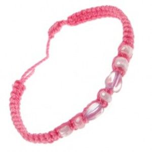 Šperky eshop - Náramok zo zapletaných ružových šnúrok, srdiečkové korálky S15.31