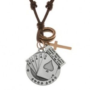 Šperky eshop - Nastaviteľný kožený náhrdelník, prívesky - piková postupka, kríž, známka Y37.17