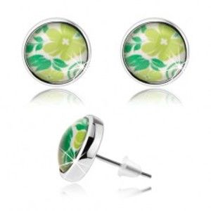 Šperky eshop - Náušnice cabochon, číra glazúra, puzetky, zelený kvet, listy, biely podklad SP76.17