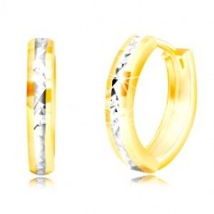Šperky eshop - Náušnice v 14K zlate - úzky kruh, brúsený pás z bieleho zlata, lesklé plôšky GG219.06