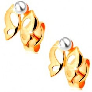 Šperky eshop - Náušnice v žltom 14K zlate - lesklý vyrezávaný motýlik, perlička bielej farby GG161.14
