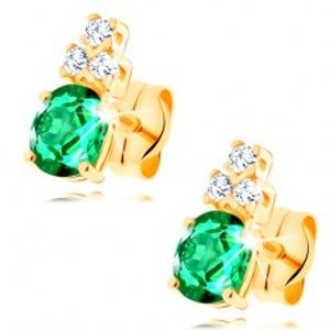 Šperky eshop - Náušnice v žltom 14K zlate - oválny zelený smaragd, tri číre zirkóniky GG145.06