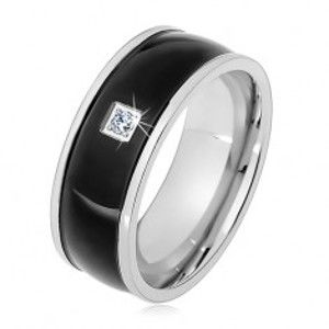 Šperky eshop - Oceľová obrúčka striebornej farby, čierny vypuklý pás s čírym zirkónom K07.20 - Veľkosť: 70 mm