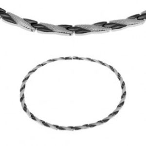 Šperky eshop - Oceľový náhrdelník, šikmé línie čiernej a striebornej farby, hadí vzor, magnety S08.08