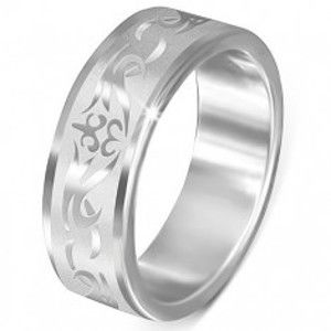 Šperky eshop - Oceľový prsteň - matný s lesklým kmeňovým vzorom K18.2 - Veľkosť: 56 mm