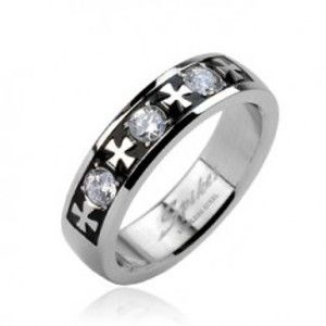 Šperky eshop - Oceľový prsteň - tri zirkóny a kríže J2.2 - Veľkosť: 67 mm