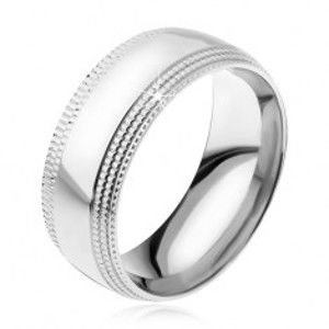 Šperky eshop - Oceľový prsteň, lesklý povrch, stupňovito zrezané ryhované kraje R20.9 - Veľkosť: 70 mm
