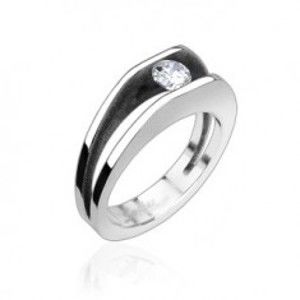 Šperky eshop - Oceľový prsteň s 5 mm zirkónom D13.2 - Veľkosť: 59 mm