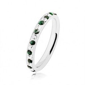 Šperky eshop - Oceľový prsteň striebornej farby, číre a tmavozelené zirkóniky HH16.17 - Veľkosť: 55 mm