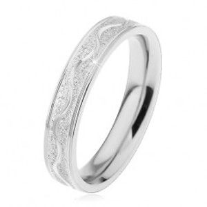 Šperky eshop - Oceľový prsteň striebornej farby, pieskovaný pás s lesklou vlnkou, 4 mm H5.09 - Veľkosť: 55 mm